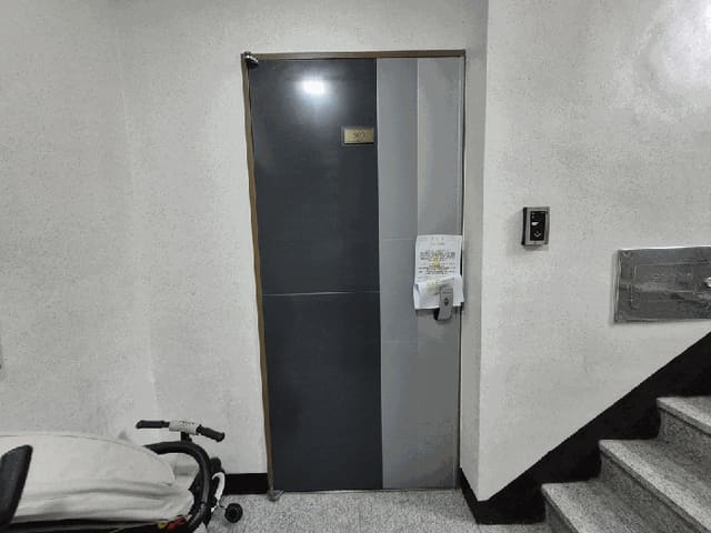 B0002412025013003487412.jpg