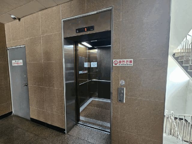 B000270202601300000463.jpg