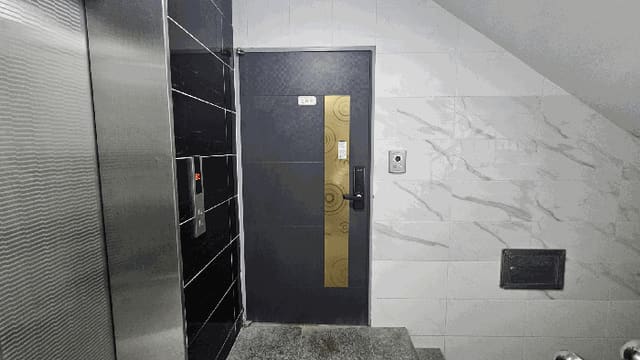 B000270202601300000703.jpg