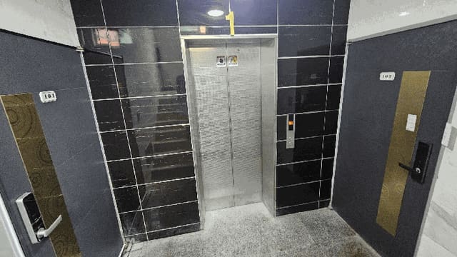 B000270202601300000704.jpg