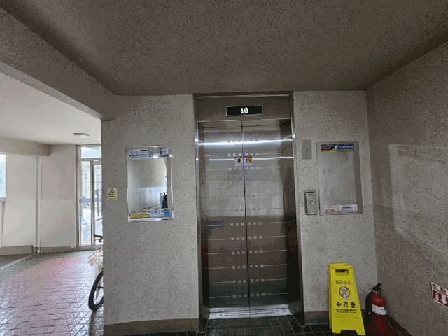 B000270202601300000933.jpg