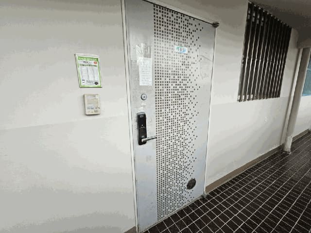 B000270202601300000932.jpg
