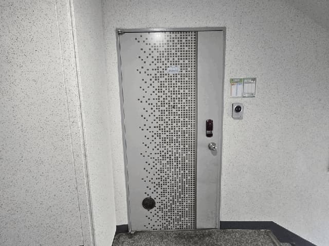 B000270202601300503514.jpg